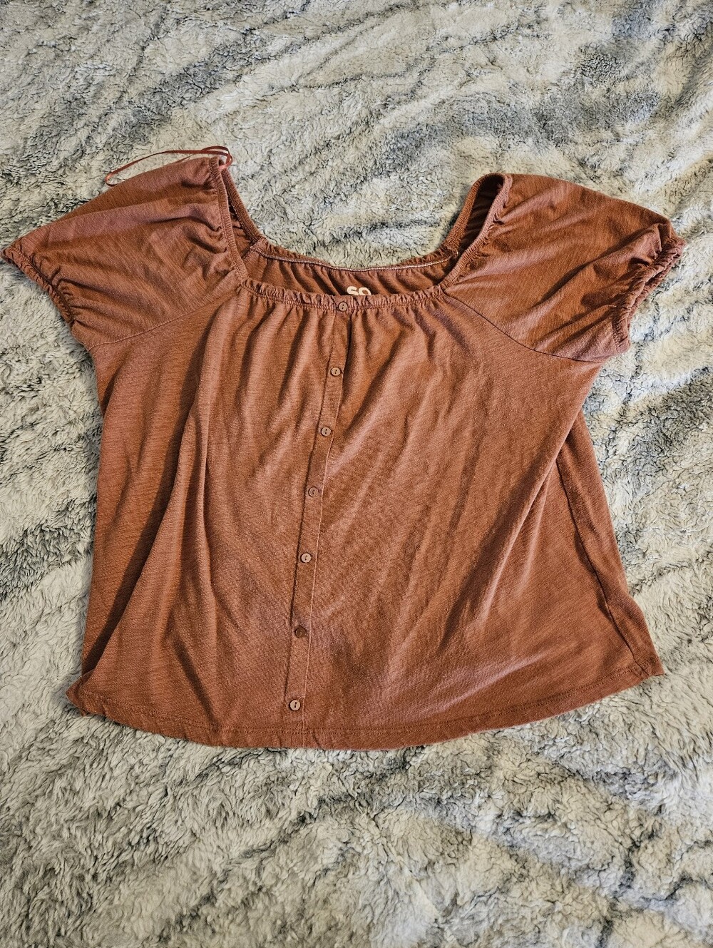 SO Rust Short-Sleeve Button-Front Blouse